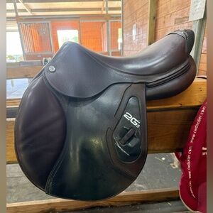 CWD 2GS Close Contact Jumping Saddle – Excellent Condition
